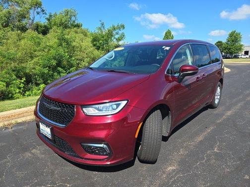 2023 Chrysler Pacifica Touring-L