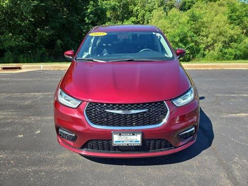 2023 Chrysler Pacifica Touring-L