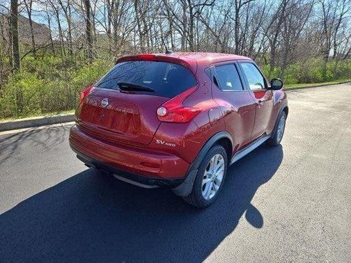 Cayenne Red 2011 Nissan Juke SV