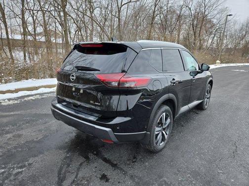 2025 Nissan Rogue SL