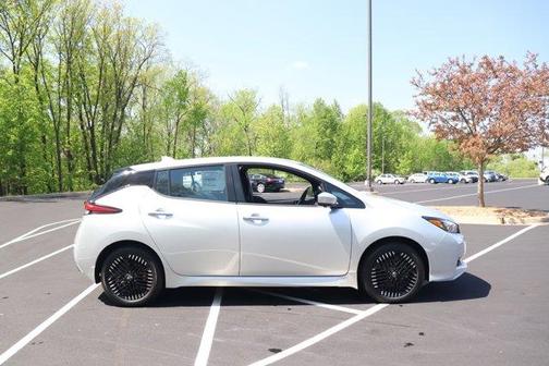 2023 Nissan Leaf SV PLUS