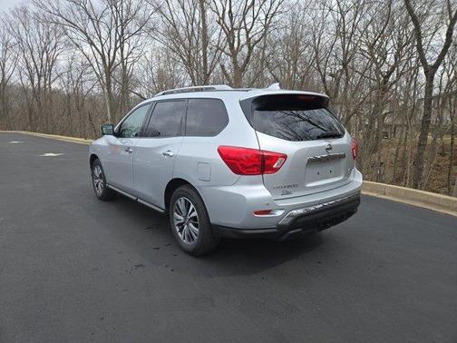 Brilliant Silver Metallic 2019 Nissan Pathfinder SL