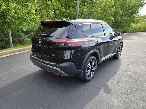 Super Black 2022 Nissan Rogue SL