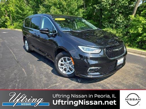 2023 Chrysler Pacifica Touring-L