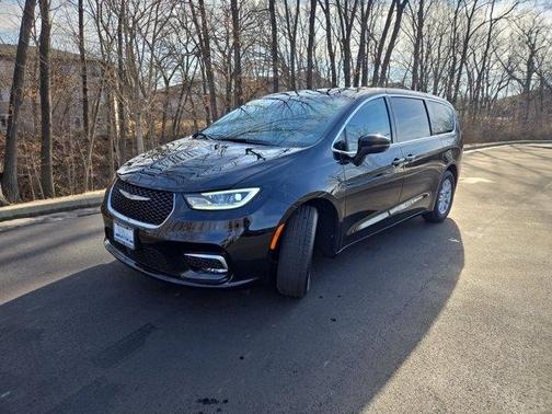 2024 Chrysler Pacifica Touring-L