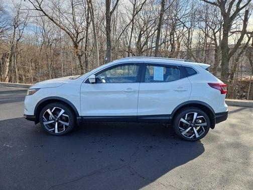 2022 Nissan Rogue Sport SL