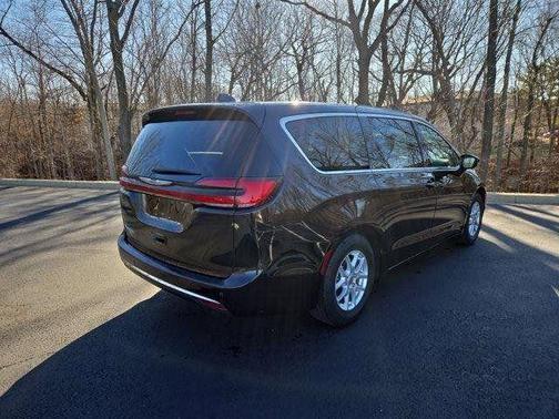 Diamond Black 2024 Chrysler Pacifica Touring-L