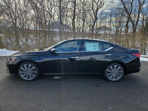 2025 Nissan Altima SL