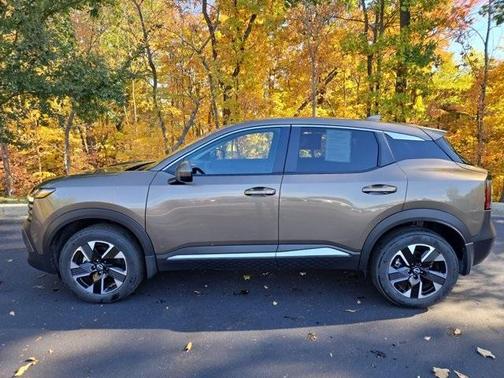 2025 Nissan Kicks SV