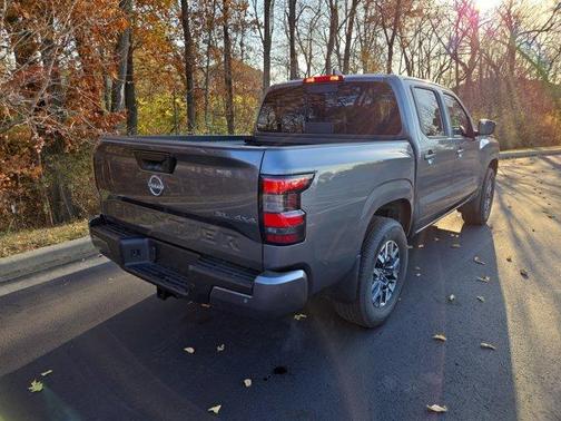 2024 Nissan Frontier SL