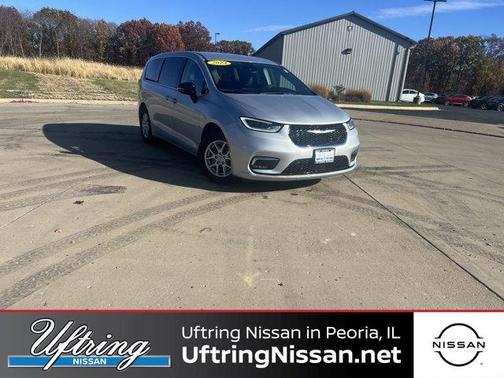 2024 Chrysler Pacifica Touring-L