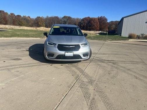 2024 Chrysler Pacifica Touring-L