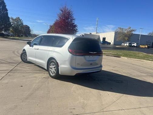 2024 Chrysler Pacifica Touring-L