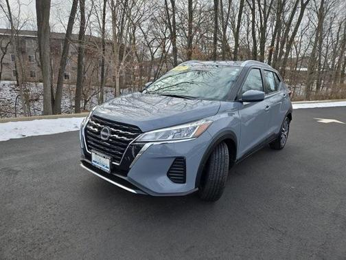 2022 Nissan Kicks SV