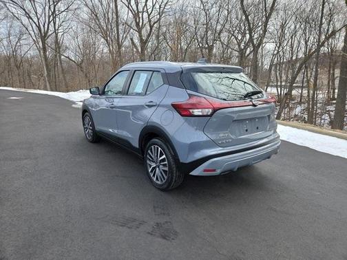 2022 Nissan Kicks SV