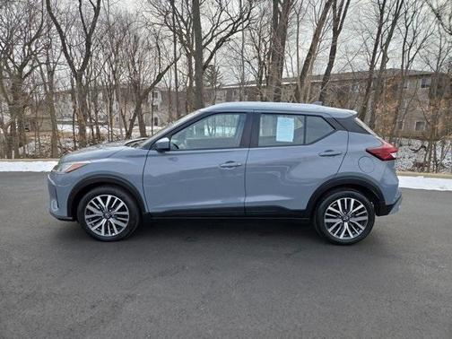2022 Nissan Kicks SV