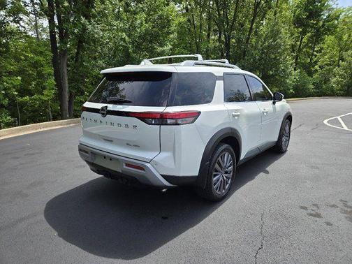 White 2023 Nissan Pathfinder SL