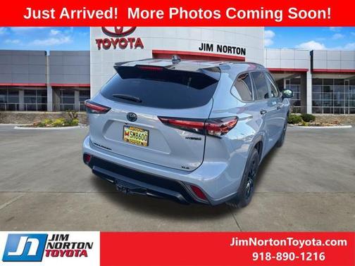 2024 Toyota Highlander Hybrid XLE