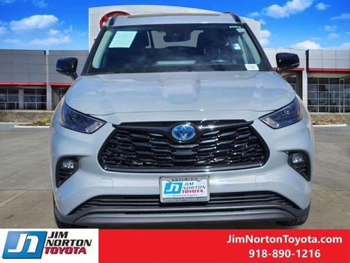 2024 Toyota Highlander Hybrid XLE