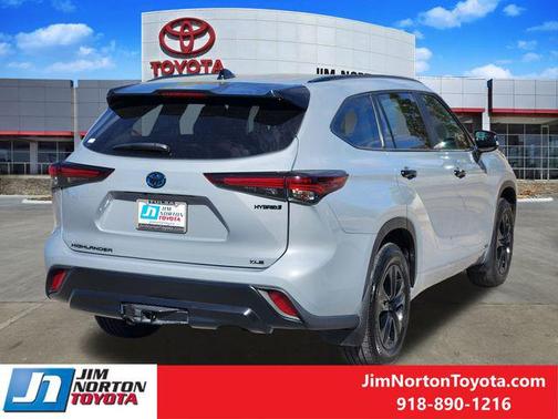 2024 Toyota Highlander Hybrid XLE