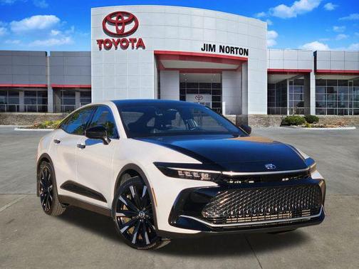 2025 Toyota Crown Platinum