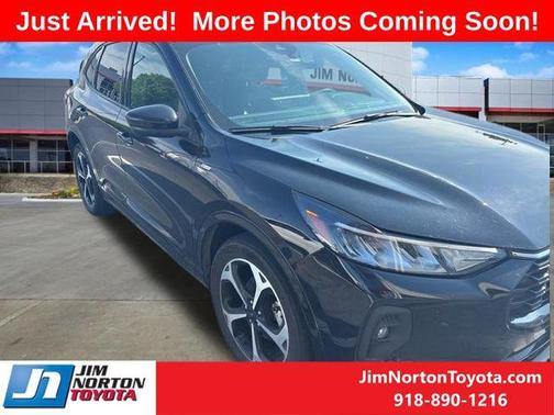 Agate Black Metallic 2023 Ford Escape ST-Line Select