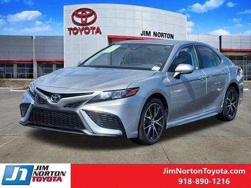 Celestial Silver Metallic 2024 Toyota Camry SE