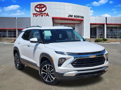 Summit White 2025 Chevrolet Trailblazer LT
