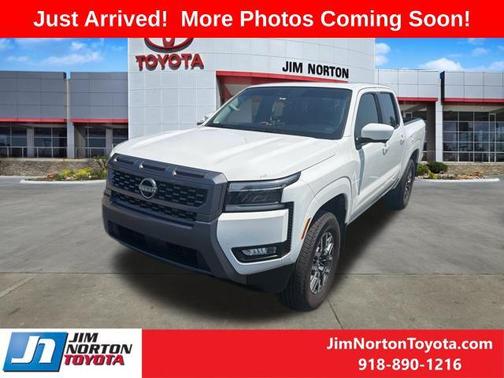 Glacier White 2025 Nissan Frontier SL