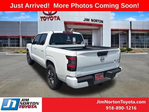 Glacier White 2025 Nissan Frontier SL