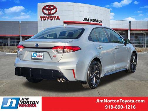 Classic Silver Metallic 2025 Toyota Corolla Hybrid SE