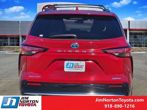 2025 Toyota Sienna Limited