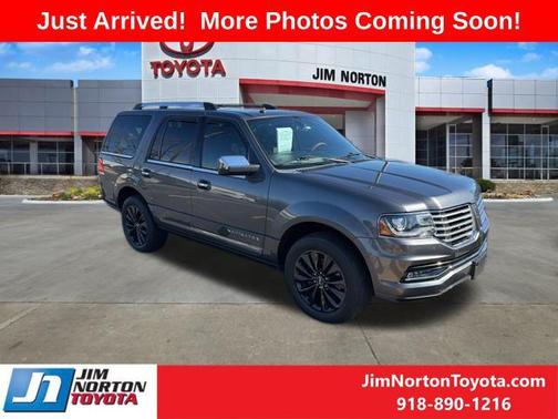 2017 Lincoln Navigator Select