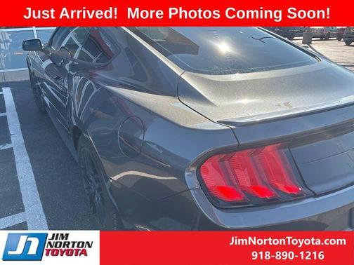 2020 Ford Mustang EcoBoost