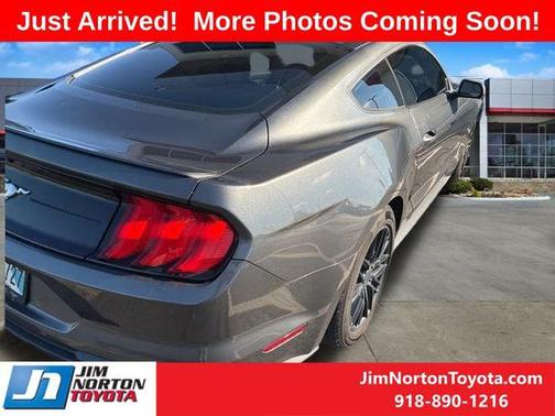 2020 Ford Mustang EcoBoost