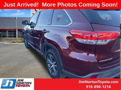 2017 Toyota Highlander LE