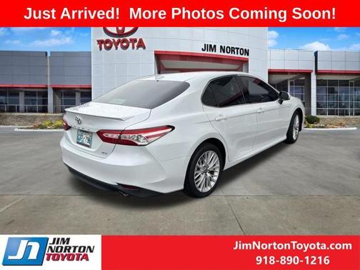 Super White 2020 Toyota Camry XLE