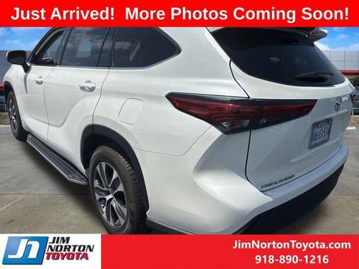 Blizzard Pearl 2021 Toyota Highlander XLE