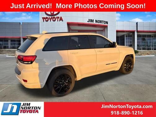 Bright White Clearcoat 2019 Jeep Grand Cherokee Altitude