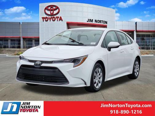 Ice Cap 2025 Toyota Corolla LE