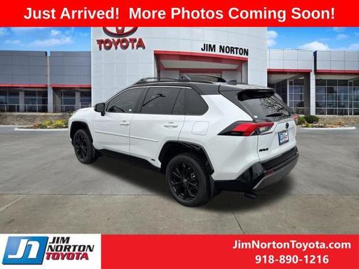 2025 Toyota RAV4 Hybrid SE