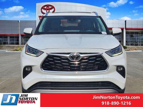 2022 Toyota Highlander Platinum