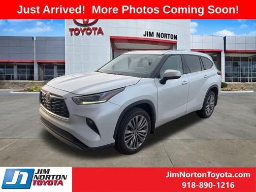2022 Toyota Highlander Platinum