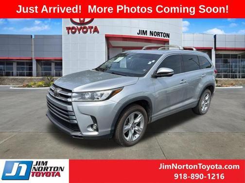 Celestial Silver Metallic 2019 Toyota Highlander Limited