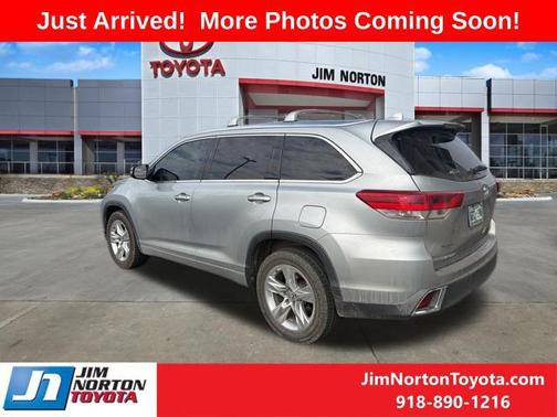 Celestial Silver Metallic 2019 Toyota Highlander Limited