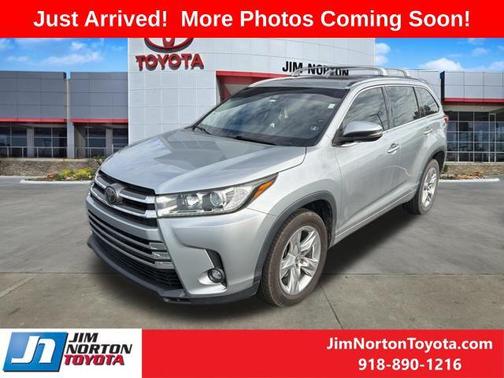 Celestial Silver Metallic 2019 Toyota Highlander Limited