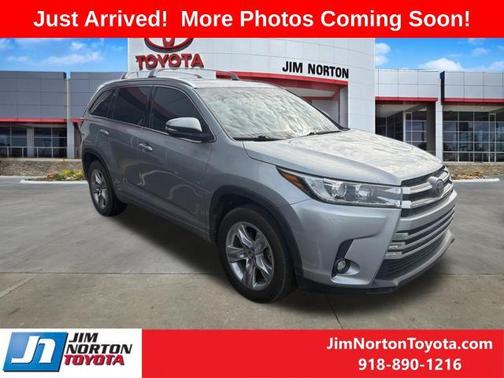 Celestial Silver Metallic 2019 Toyota Highlander Limited