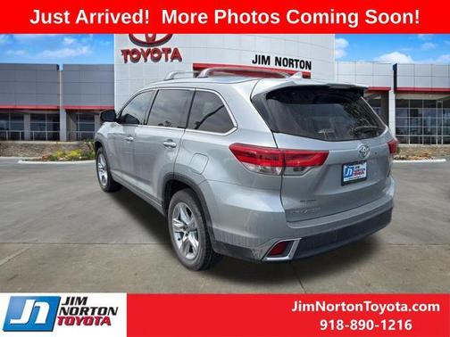 Celestial Silver Metallic 2019 Toyota Highlander Limited