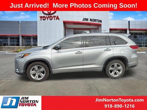Celestial Silver Metallic 2019 Toyota Highlander Limited