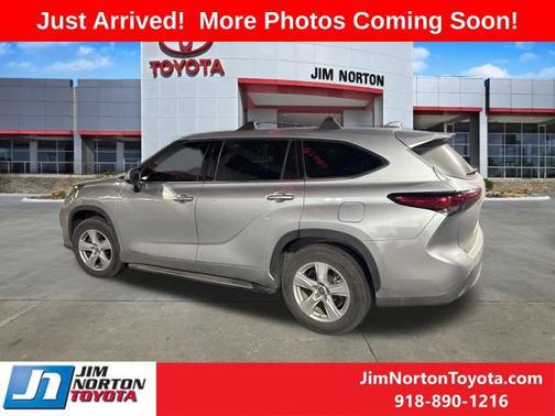 2021 Toyota Highlander LE